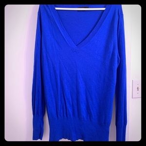 Mossimo v neck long sleeve shirt.
